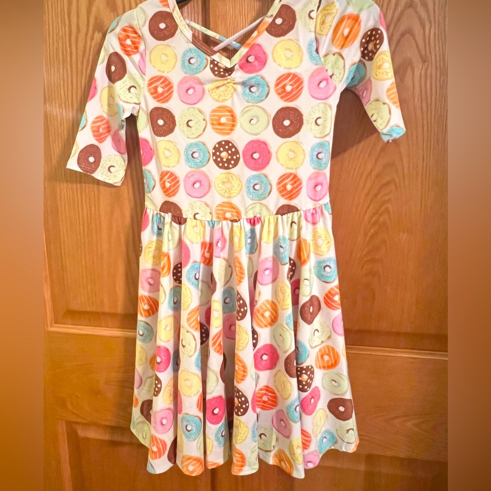 Girls, Dot Dot Smile Dress with donuts, Size 7, brand new with tags